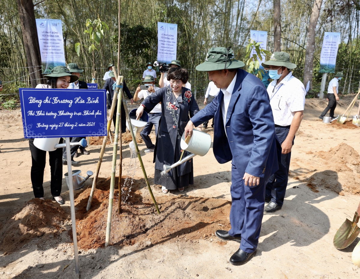 Phó Thủ tướng Trương Hòa Bình dự lễ Khởi công dự án bò sữa lớn nhất ĐBSCL tại An Giang